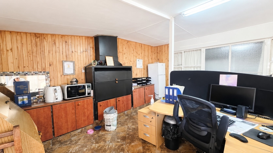 4 Bedroom Property for Sale in Flamwood North West